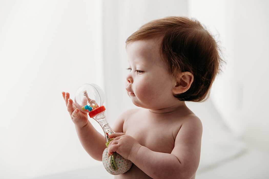 1jaarfotoshoot, milestoneshoot, babyportret, kinderfotograafbrabant, lichtkinderportret, zundert, rucphen, halderberge, ettenleur, oosterhout, schijf, achtmaal, kleinzundert, roosendaal