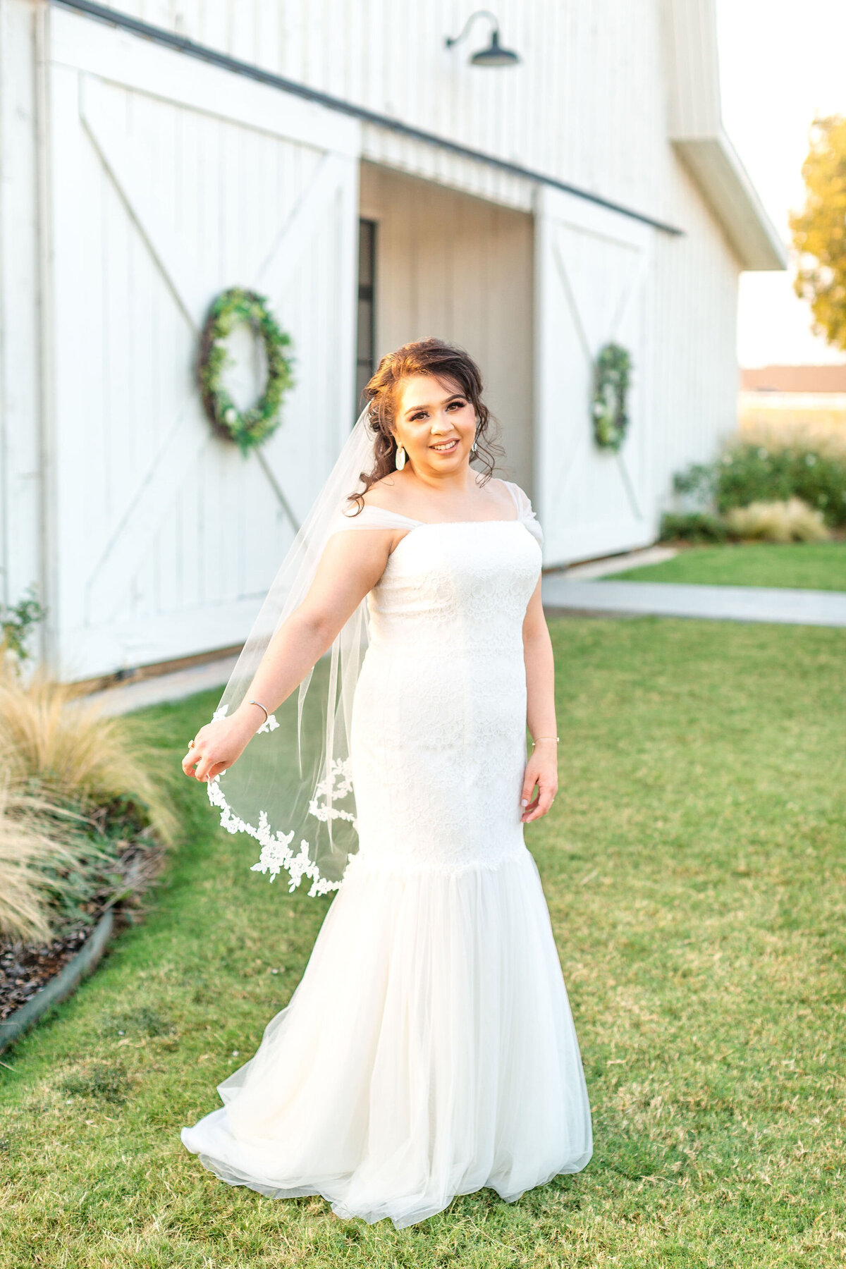 Stephanie&ChristianMorganCreekBarnAubreyTxWedding14