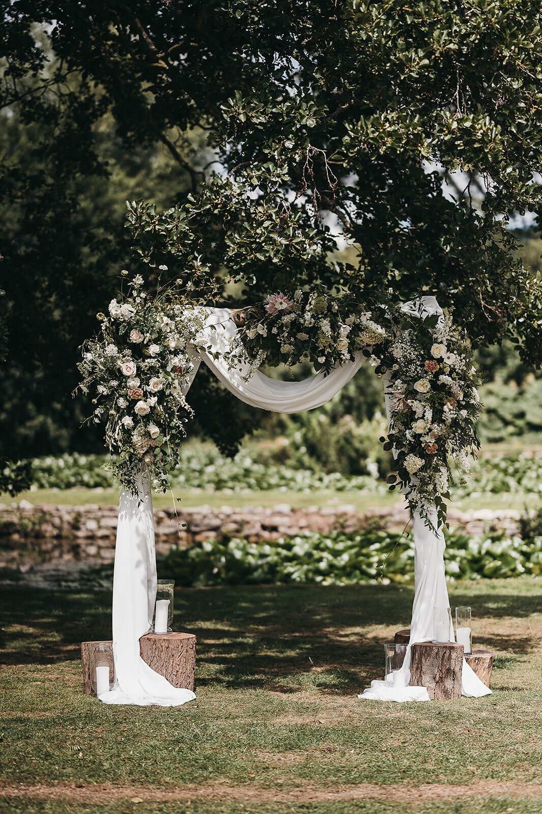 ISSY-AND-BELLA-WEDDING-FLORIST-HEREFORDSHIRE8