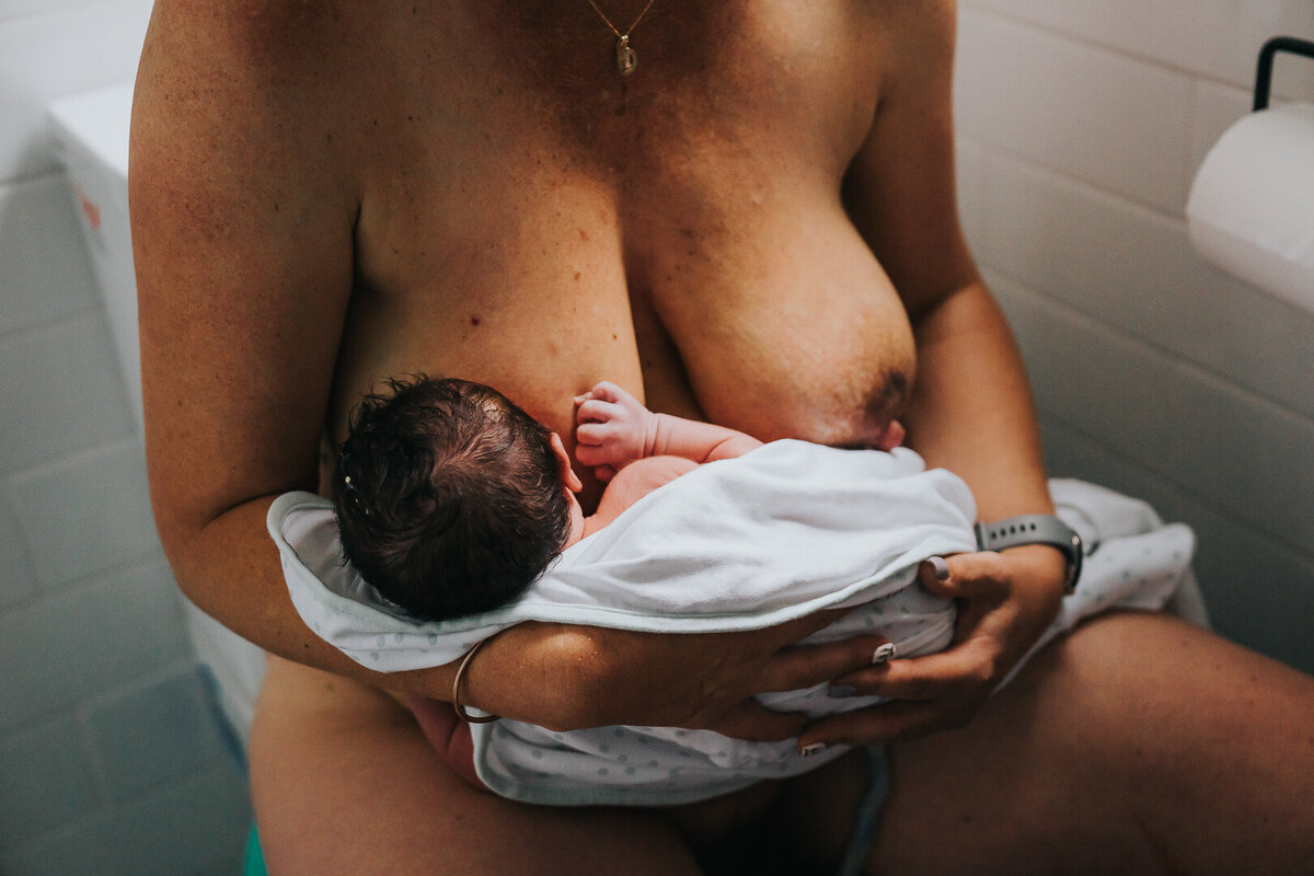 newborn latching | breastfeeding | homebirth