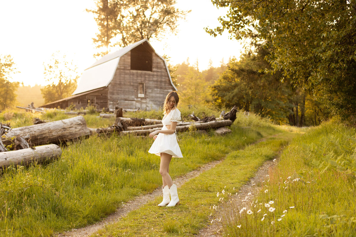 daisybarnseniorphotosauburnwa