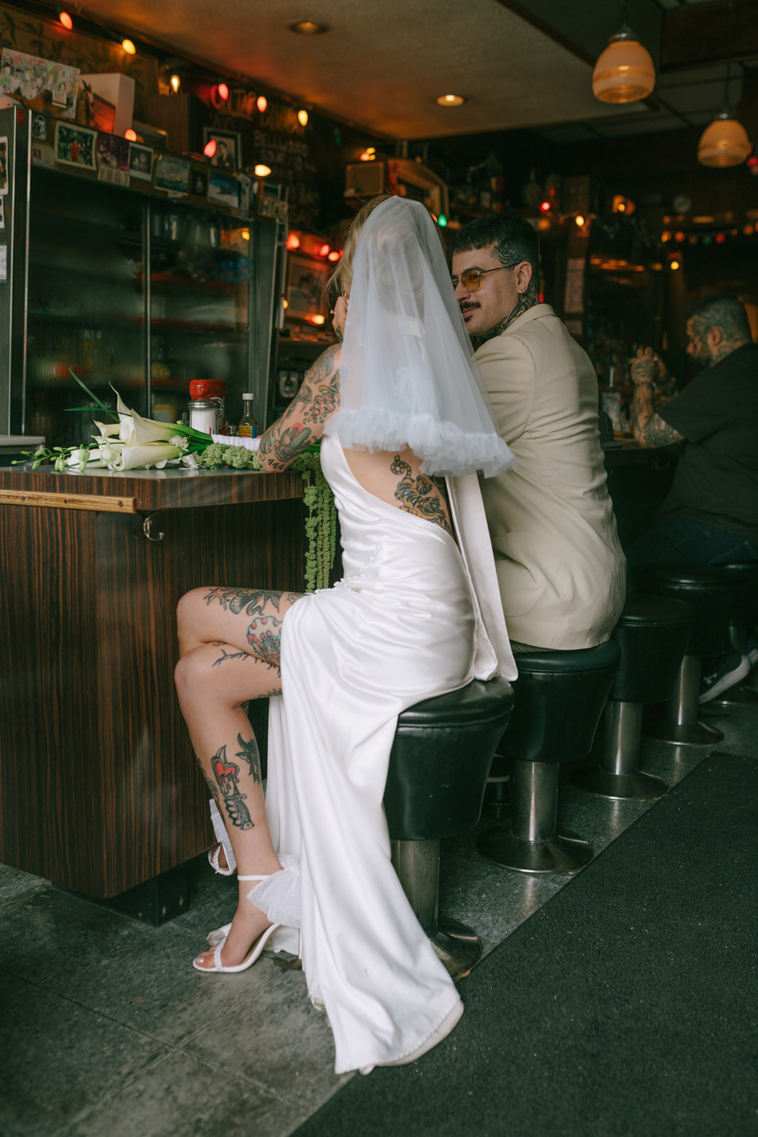 toronto-city-elopement-city-hall-edgy-nontradional-thedrake-rainy-day-cool-alternative-080