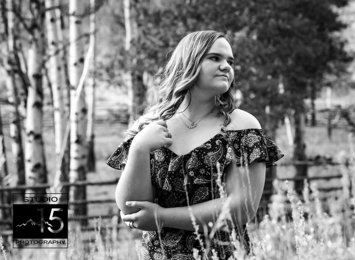 Studio15Photography SeniorPortraitPhotographer SeniorGirlsOutdoorPhotos EasternOregonPhotographer (2)