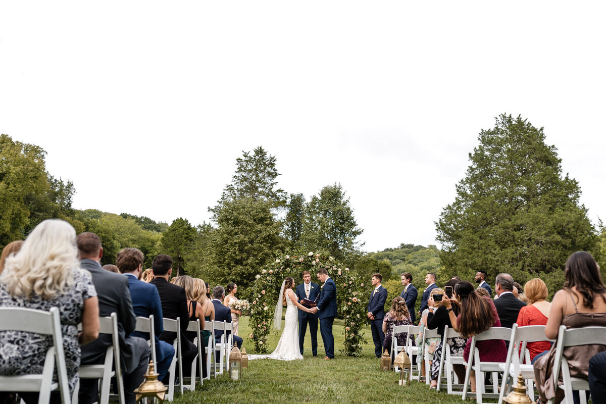 Cedarwood wedding ceremony nasvhille