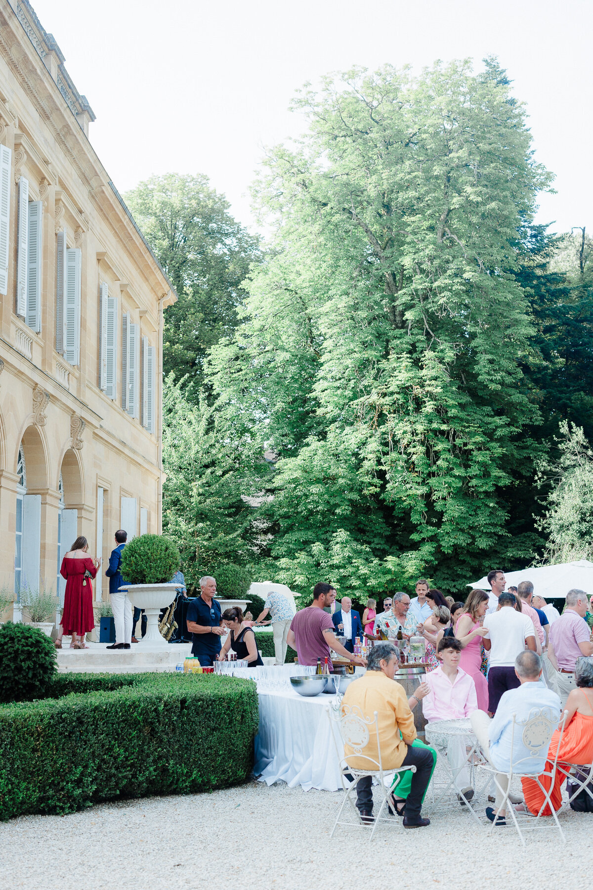 Modern_Chic_Chateau_Valouze_Destination_Wedding_Photographer-15