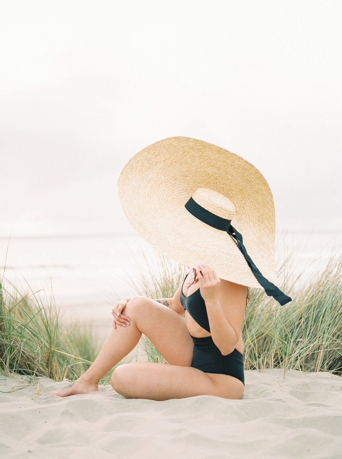 social-squares-adventure-together-travelprado-trip-styled-stock010