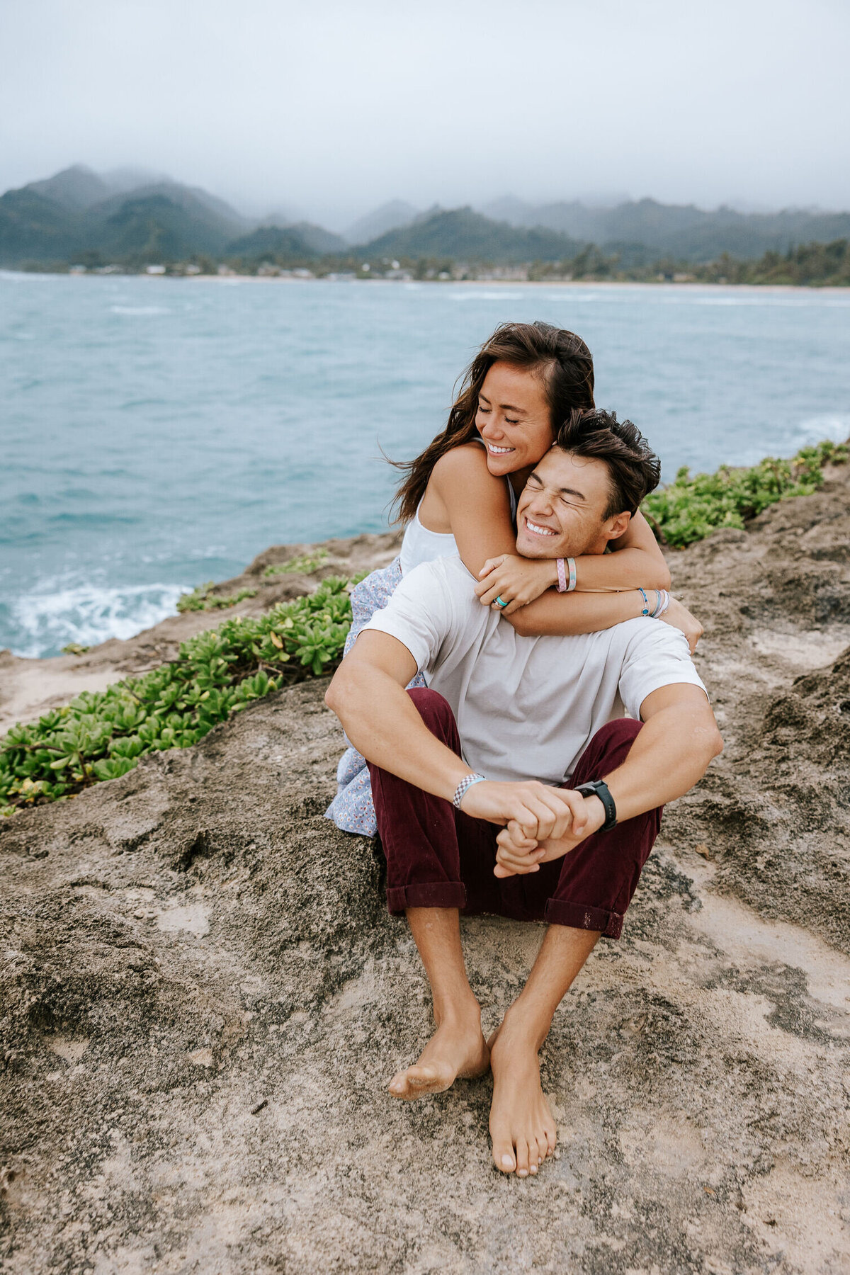 North_Shore_of_Oahu_Engagement_Photos_Skateboards_Laie_Kahuku_Haleiwa-04