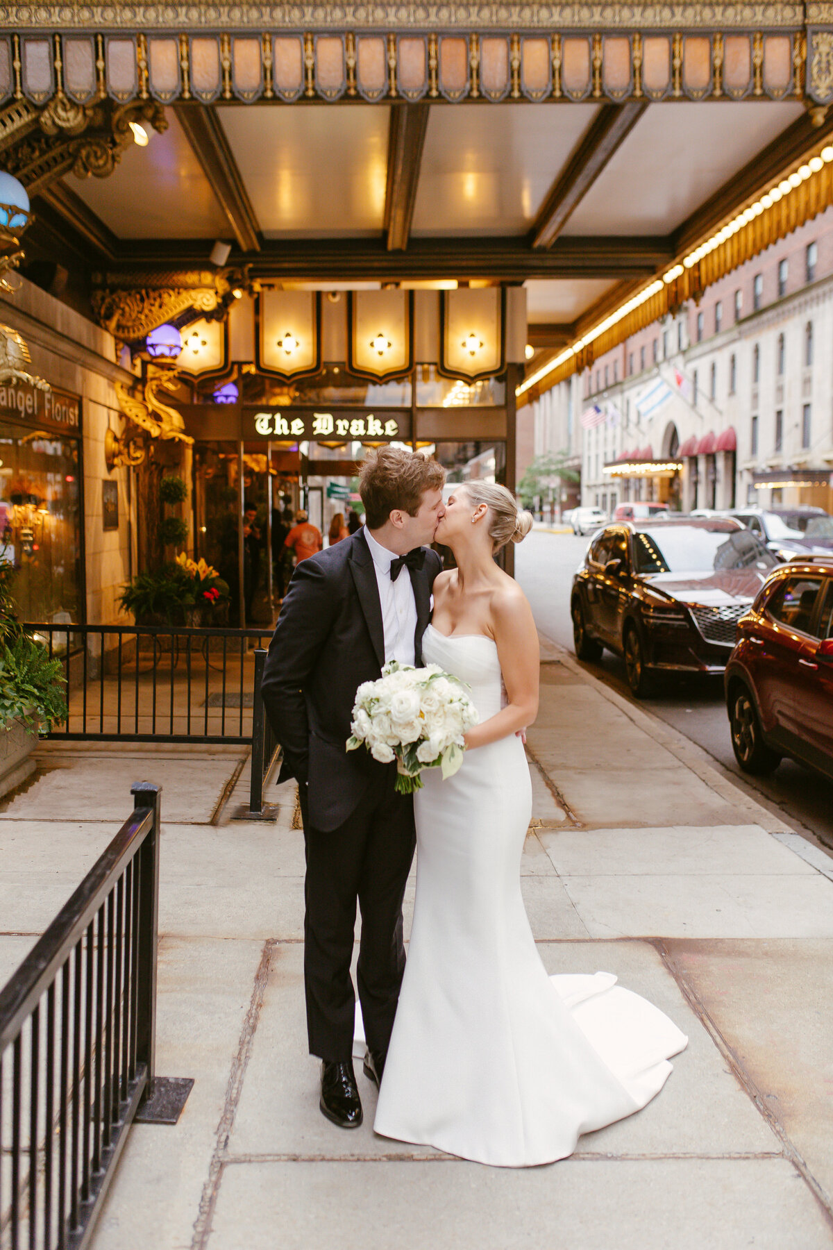 Chicago luxury editorial wedding photographer (The Drake hotel Princess Diana Suite Milton Lee Olive Park) 06-263
