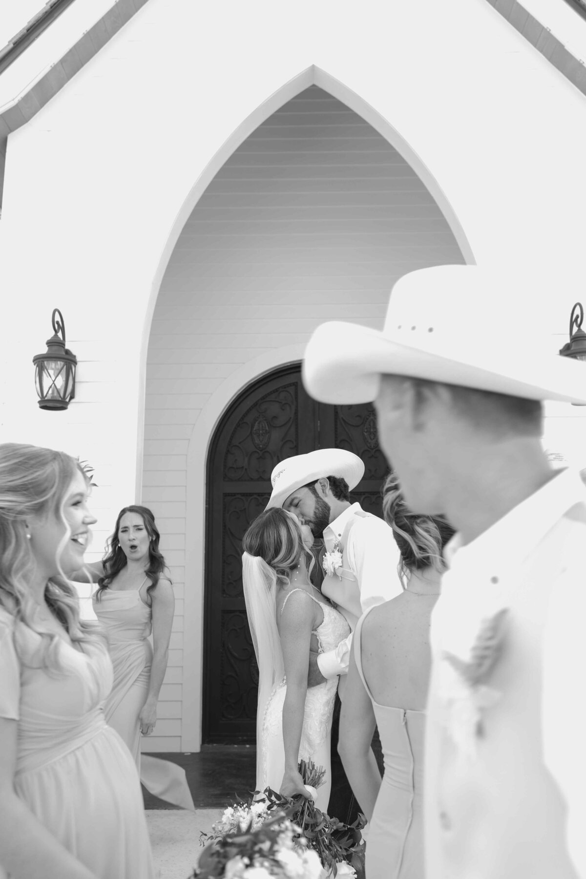 Dakota&Hope'sSneakPeeks-courtneyagaryphotography-29