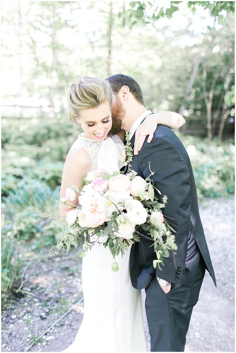 Spring-Floral-Willows-On-Westfield-Lodge-Wedding-Ivan-Louise-Images-Jessica-Dum-Wedding-Coordination_photo_0006