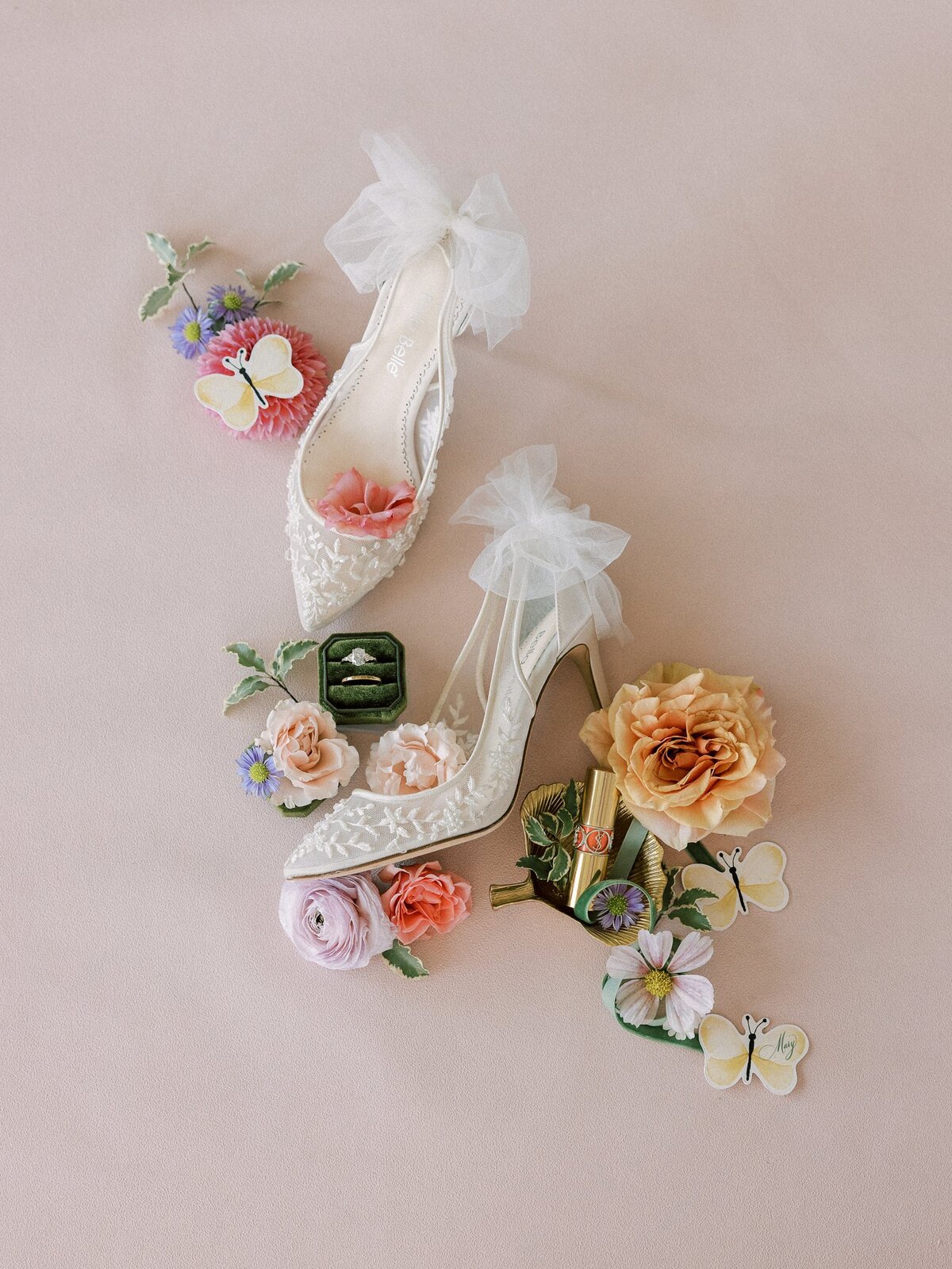 wedding_shoes_flatlay