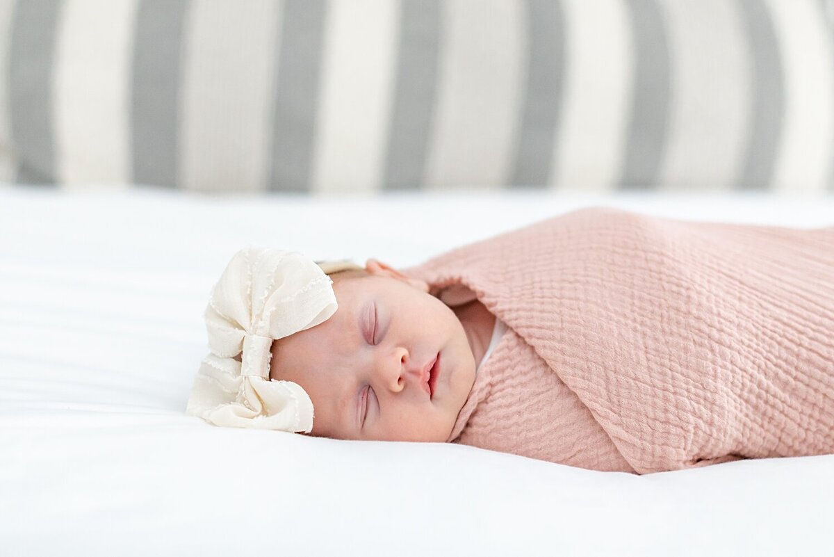 Newborn- Lifestyle-Photographer-WV-Wedding_0015