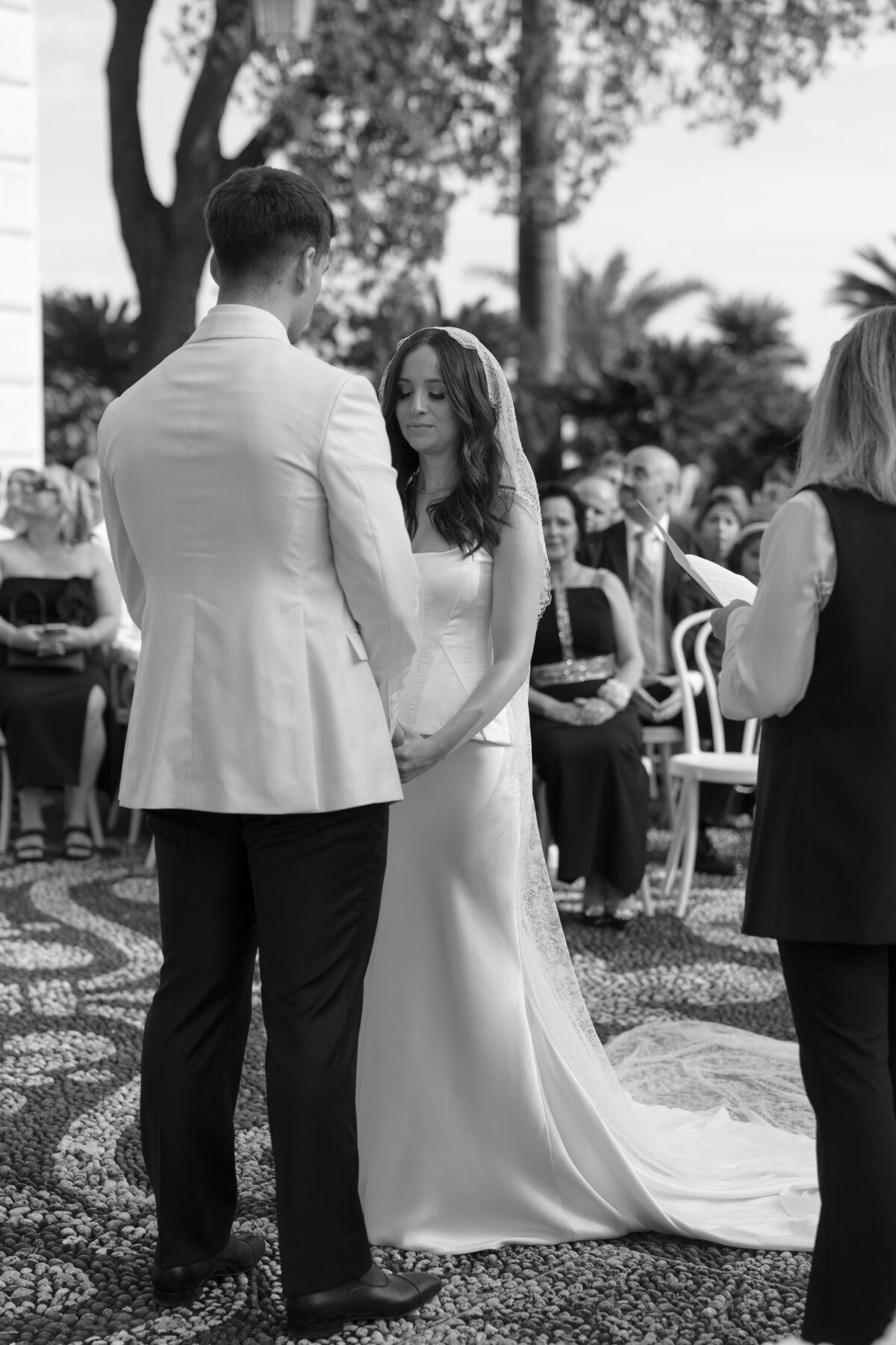 Cacie_Carroll@CacieCarrollPhotography_KriziaandNick_WeddingDayatVillaDurazzo_SantaMargheritaItaly-496_evotobak