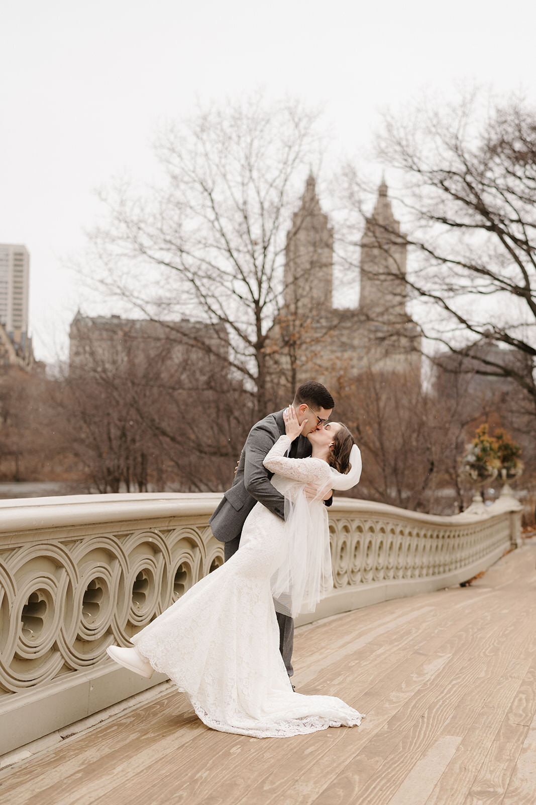 Intimate winter wedding at Central Park NYC | Oduma photography-36