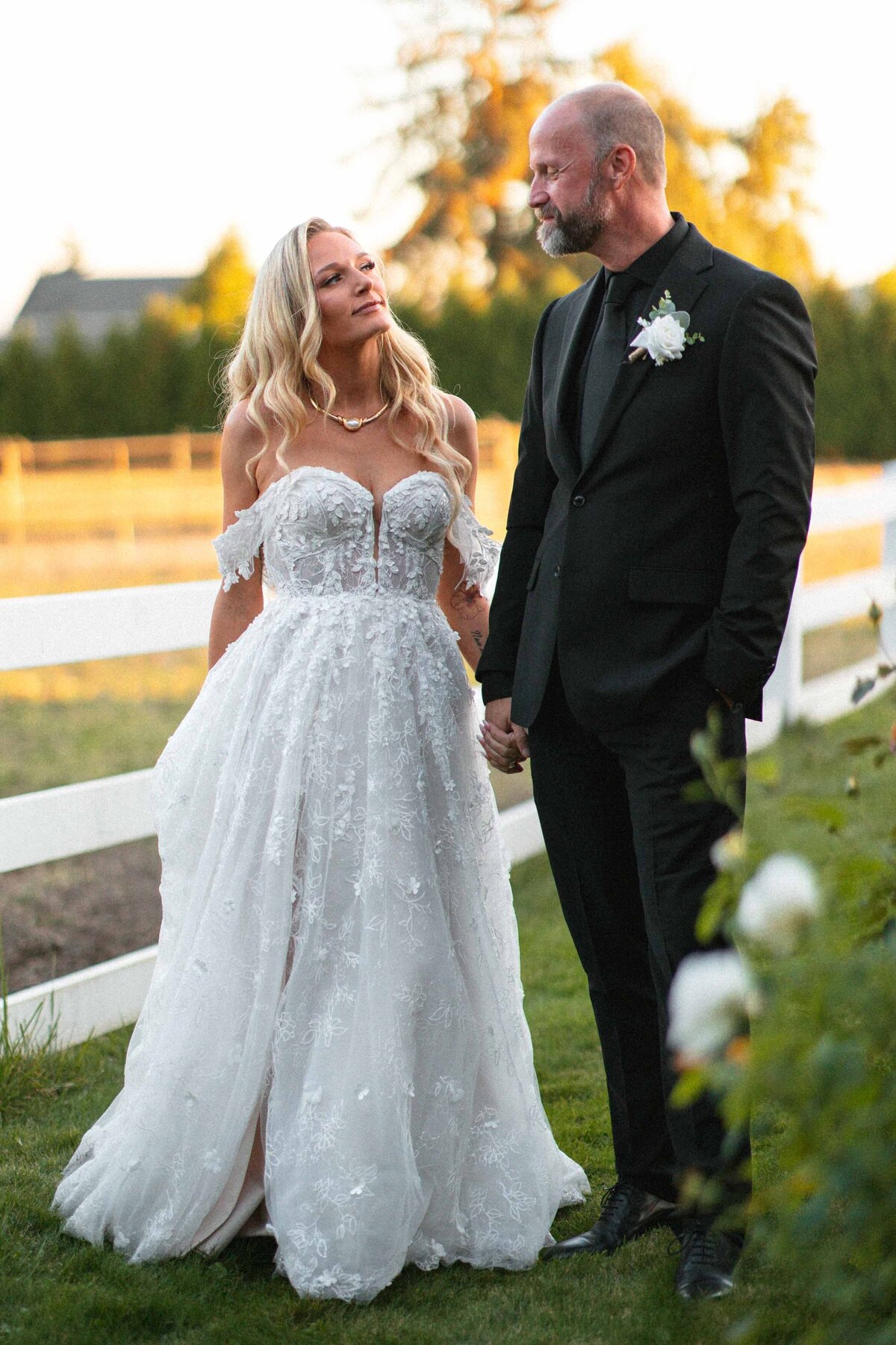 barn-kestrel-wedding-west-linn-oregon-12