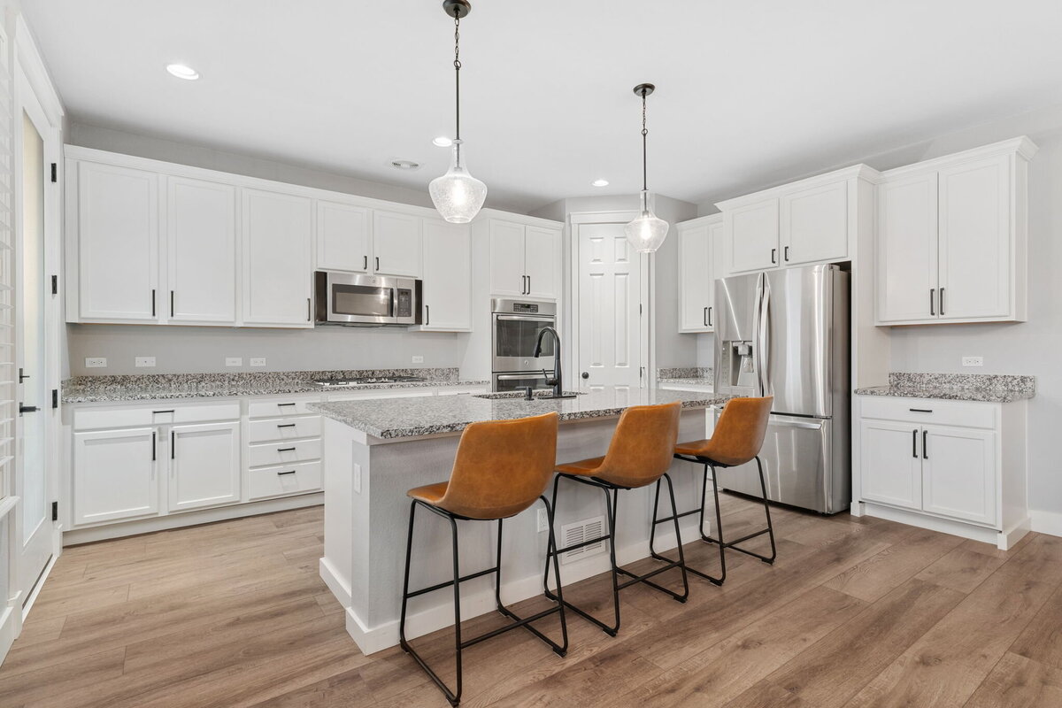 9-web-or-mls-4967 S Ukraine St 10