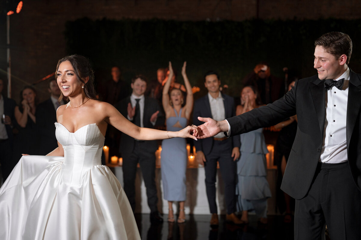 Aspen-Avenue-Berlez-Chicago-Wedding-Photographer-Great-Events-Epic-Events-Rockwell-on-the-River-Entertaining-Company-Jewish-Wedding-Editorial-127
