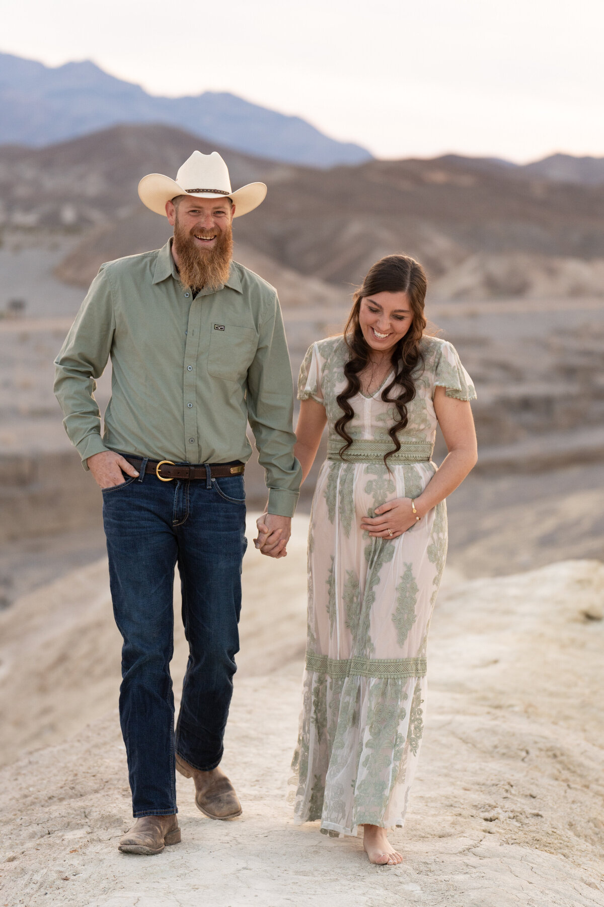 Death-Valley-National-Park-Maternity-Session-1
