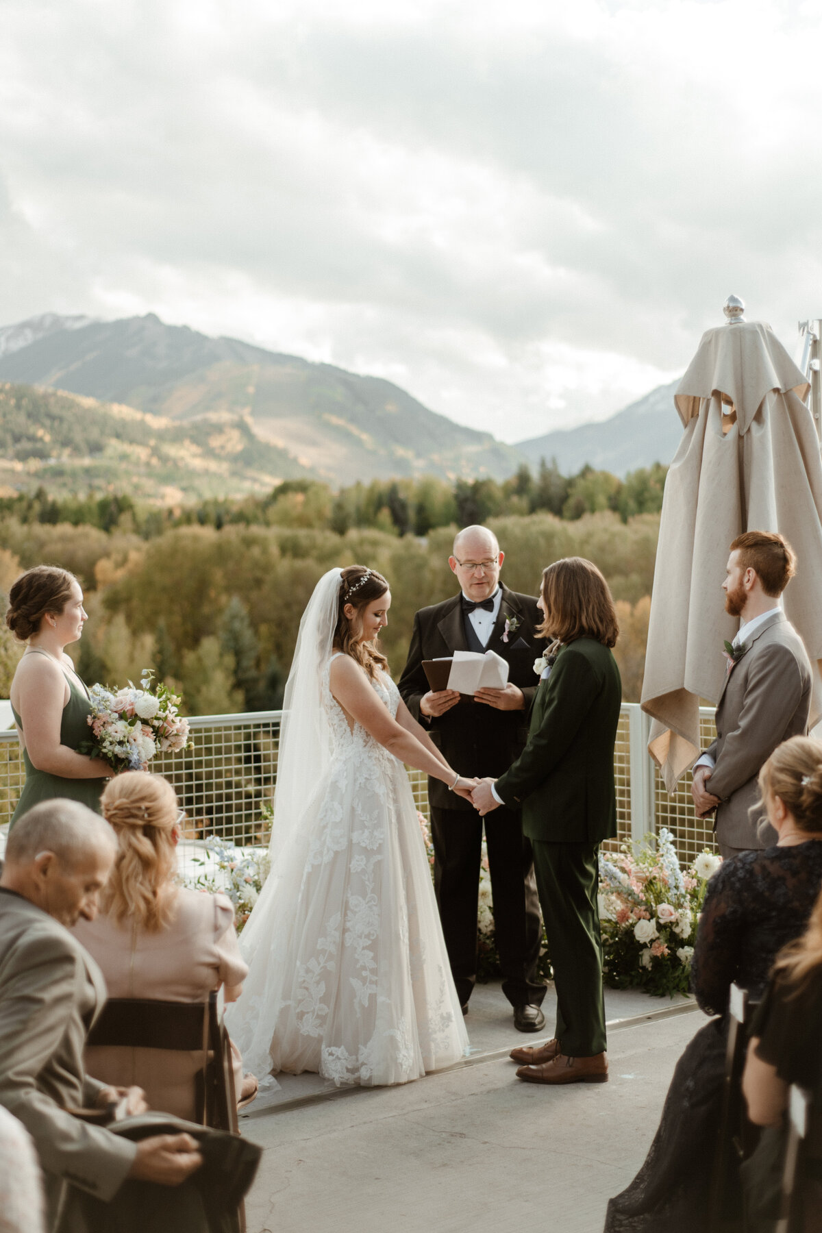 inviting-modern-nature-inspired-wedding-aspen