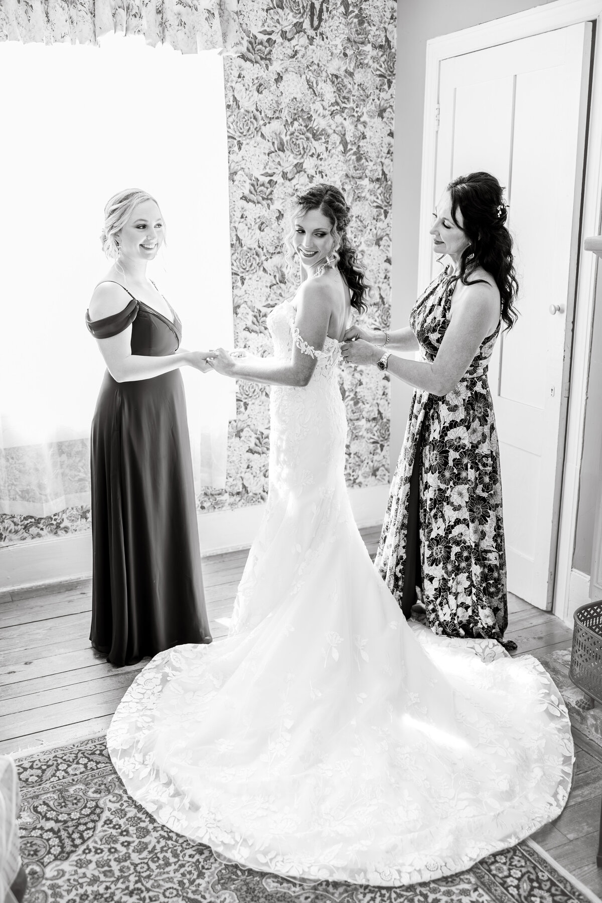Sydney + Matthew  Getting Ready-49