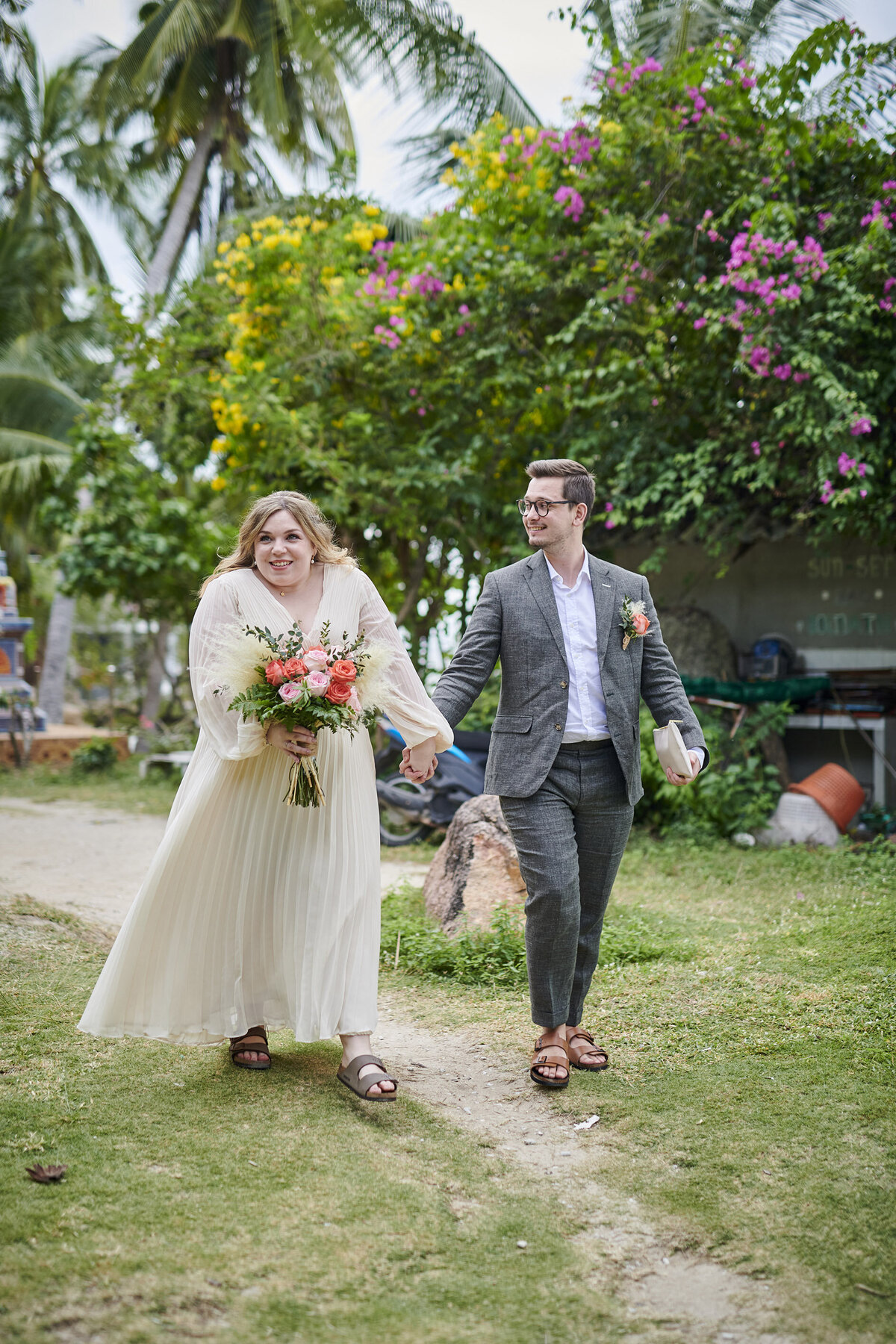 Jessica + Alex Koh Tao Thailand Beach Wedding (34)