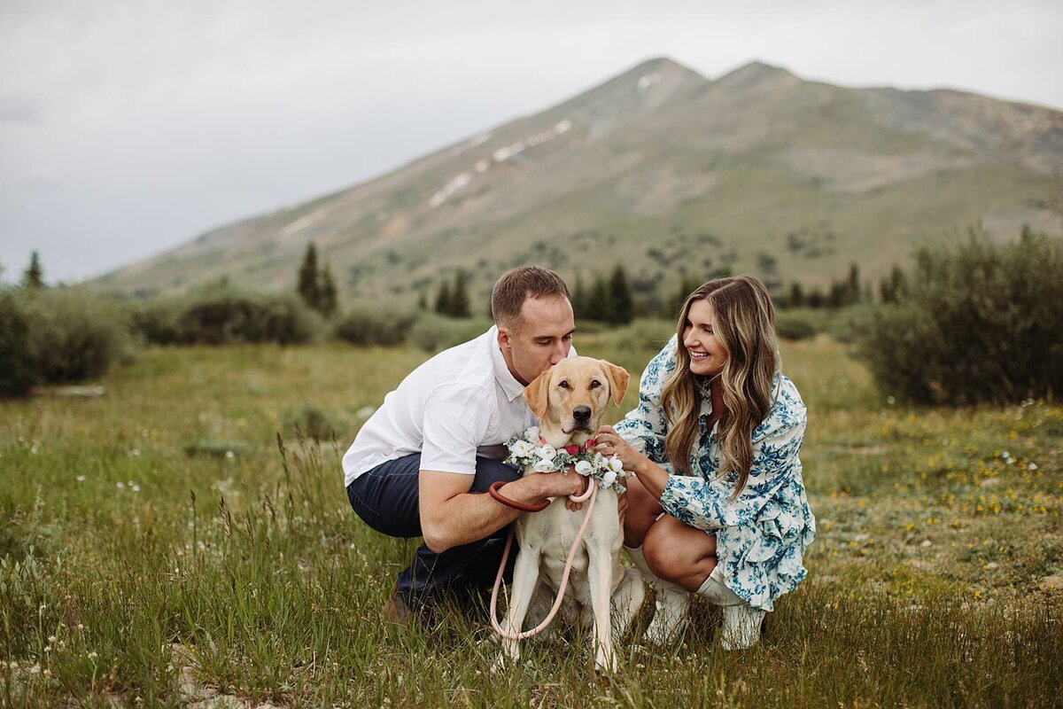 Colorado- mountain-engagement-photos-wildflowers_0001