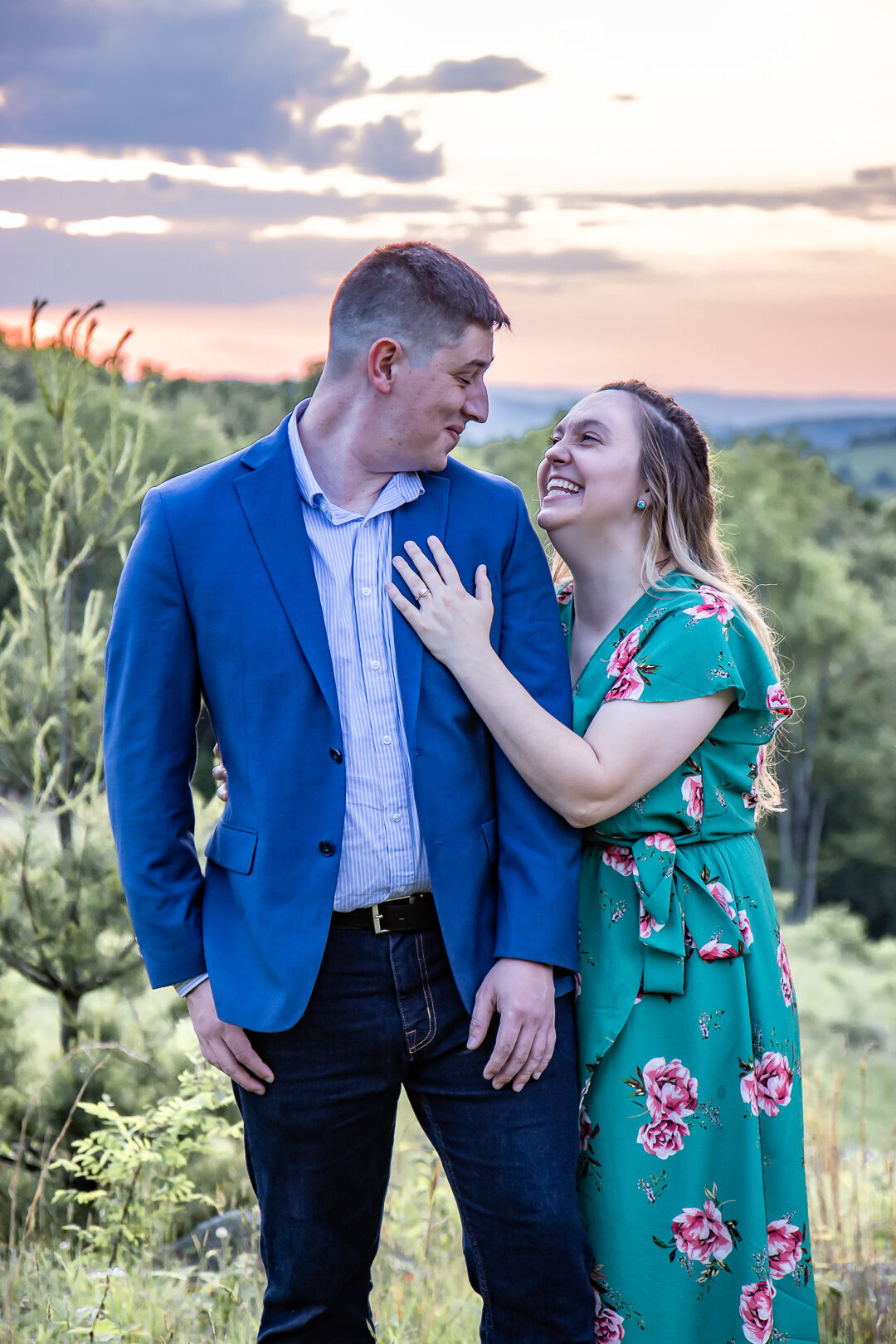 2022Kate-Matthew_engagement-session_soc-edia_top-faves-2064