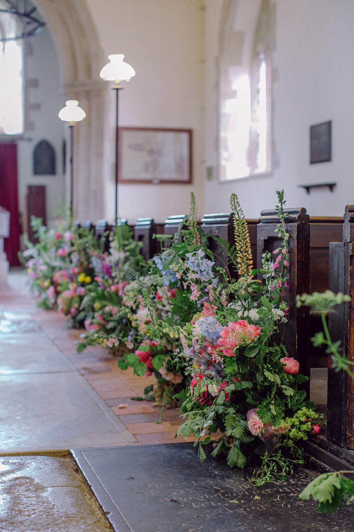 10 aisle-wedding-flowers