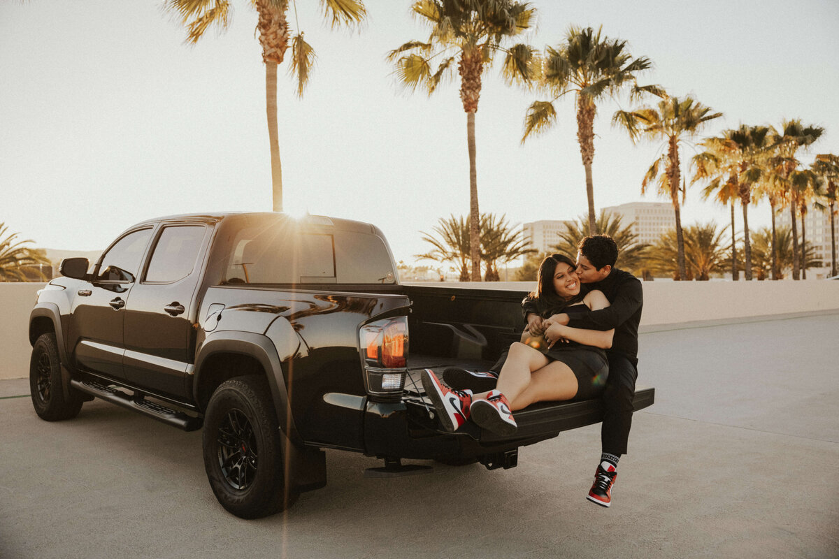 irvine-couple-car-sunset-photoshoot