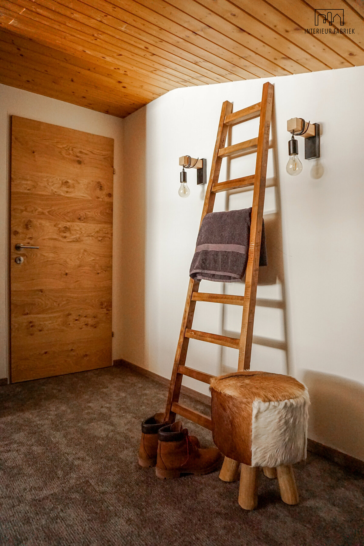Interieurdesign Woerden, Interieurontwerpstudio Woerden, Interieurontwerper Woerden, Interior design Woerden, Interieurstudio Woerden, Interieur ontwerpen Woerden, Interieur ontwerp Woerden, Interieurinrichting Woerden, Interieurstylist Woerden, Interieurontwerp Woerden, Interieuradvies Woerden, Keukenontwerp Woerden, Keuken Woerden, Keukeneiland Woerden, Zwarte keuken Woerden, Wijnklimaatkast Woerden, Badkamerontwerp Woerden, Badkamer Woerden, Meubilair Woerden, Toilet Woerden, Toiletontwerp Woerden, Vakantiehuisontwerp Woerden, Vakantiehuis Woerden, Inloopdouche Woerden, Regendouche Woerden, Betonlooktegel Woerden, Slaapkamerontwerp Woerden, Slaapkamer Woerden, Ronde Spiegel Woerden,
