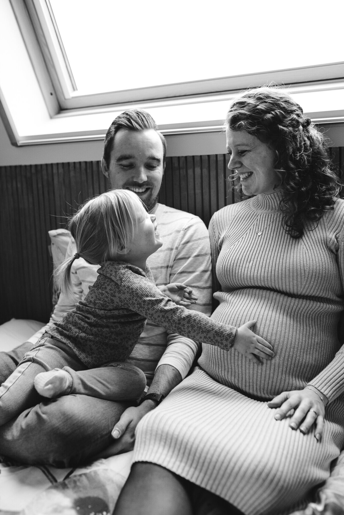 WEB - Amanda, Jesper & Livia Zwangerschapsshoot Lifestyle Homesession | Samantha Bosdijk Photography-11
