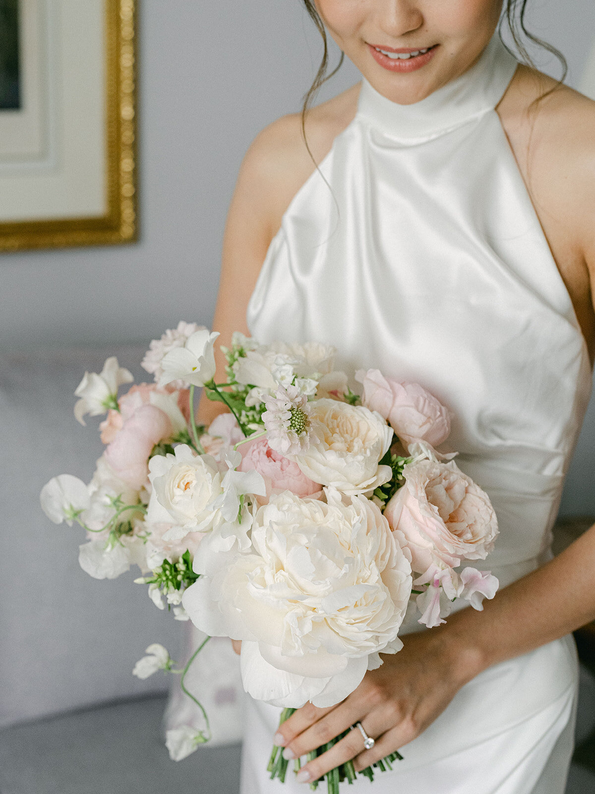 Alexandra-Vonk-romantic-and-delicate-bridal-bouquet2