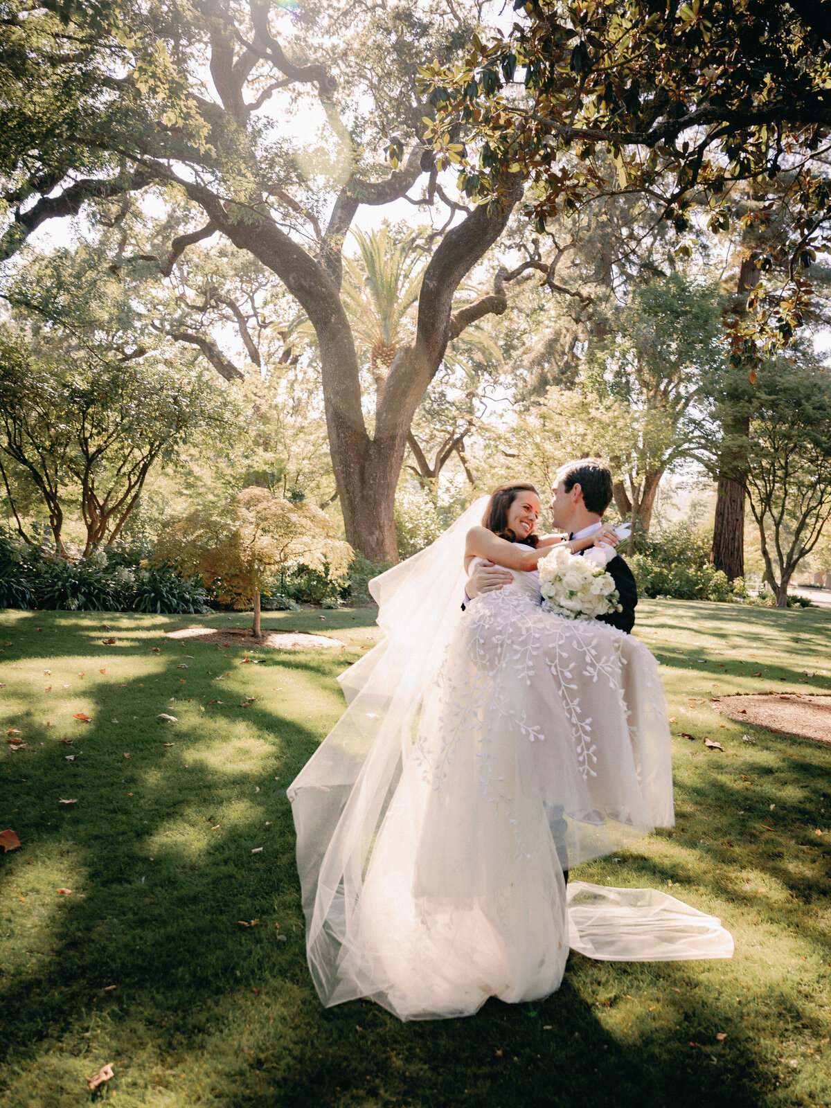 meg-smith-napa-wedding-beaulieuu-garden00030