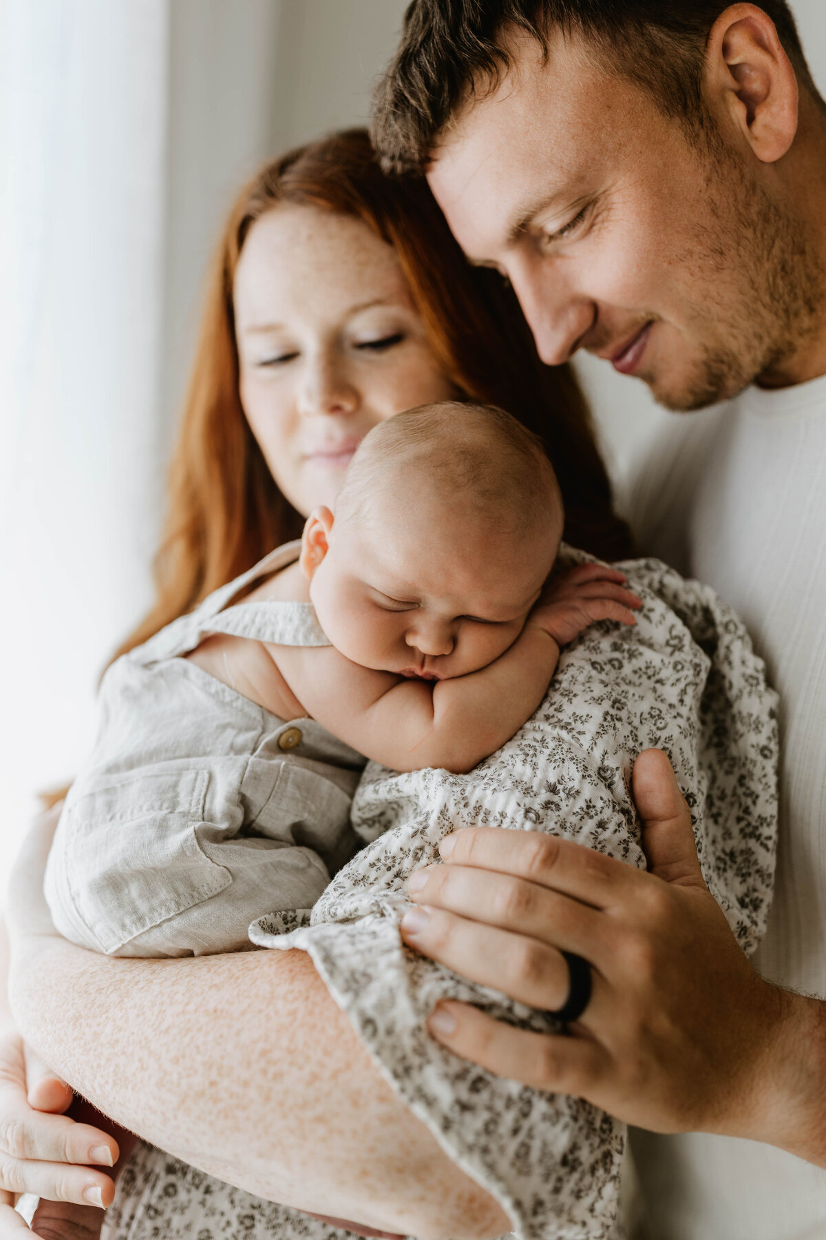 Louisville ky newborn photography session 