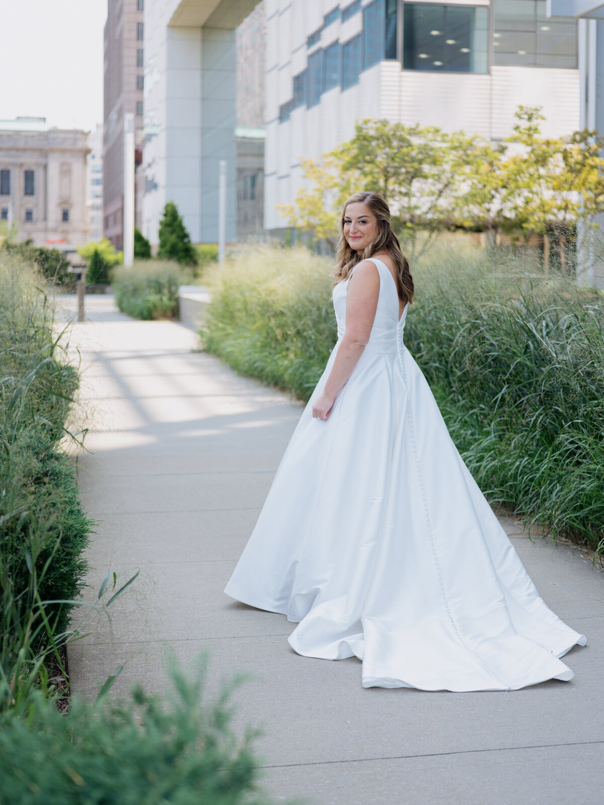 bride-groom-hilton-cleveland-downtown-4