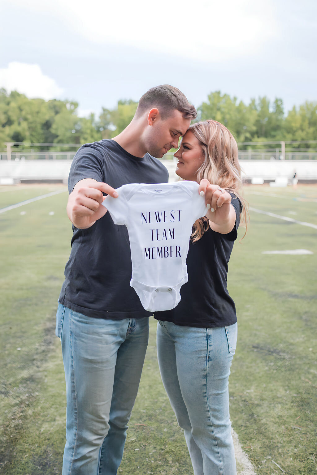 Pregnancy announcement maternity photo session Huntersville NC