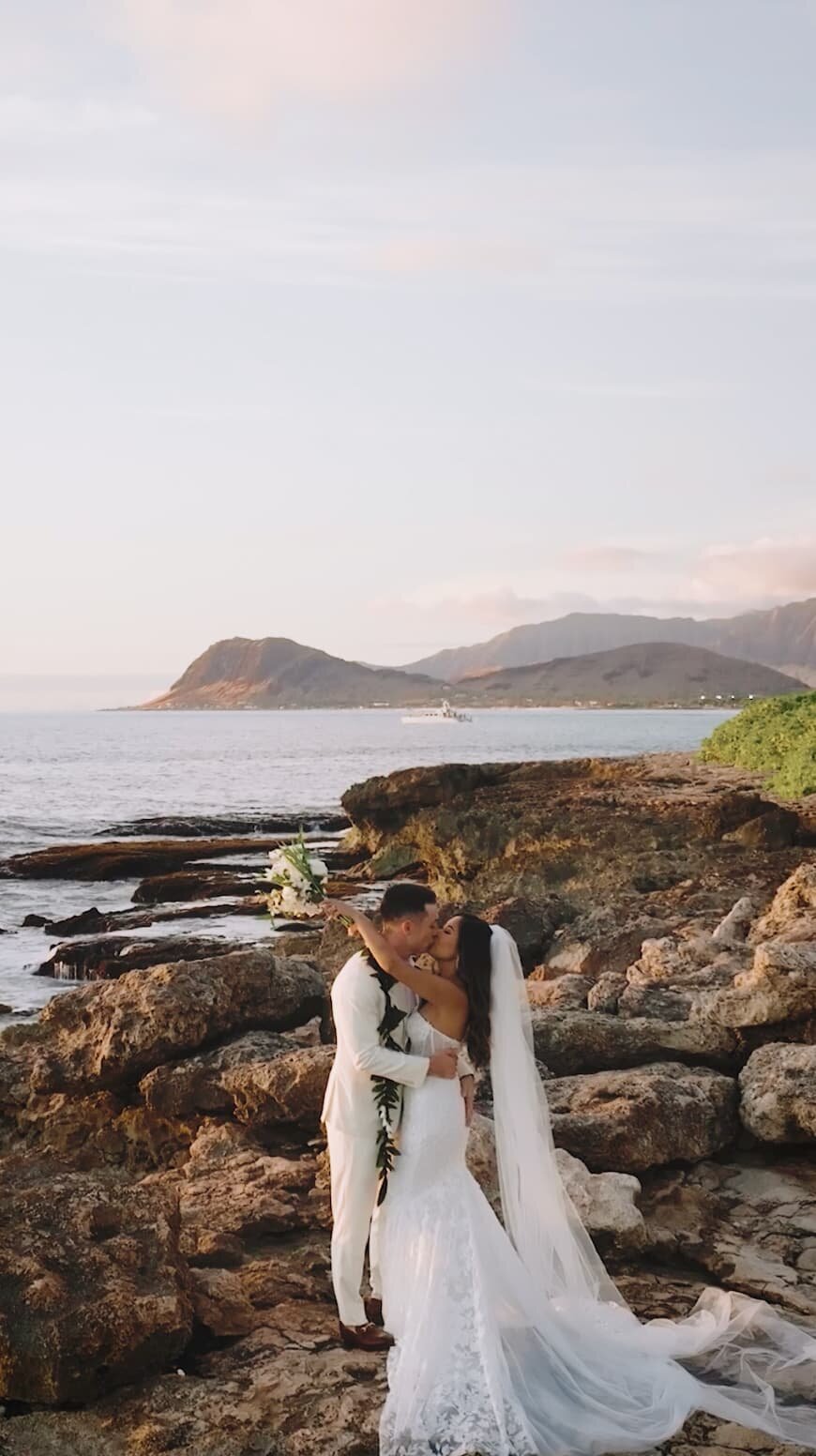Wedding-Couple-at-Paradise-Cove-Ocean-Garden