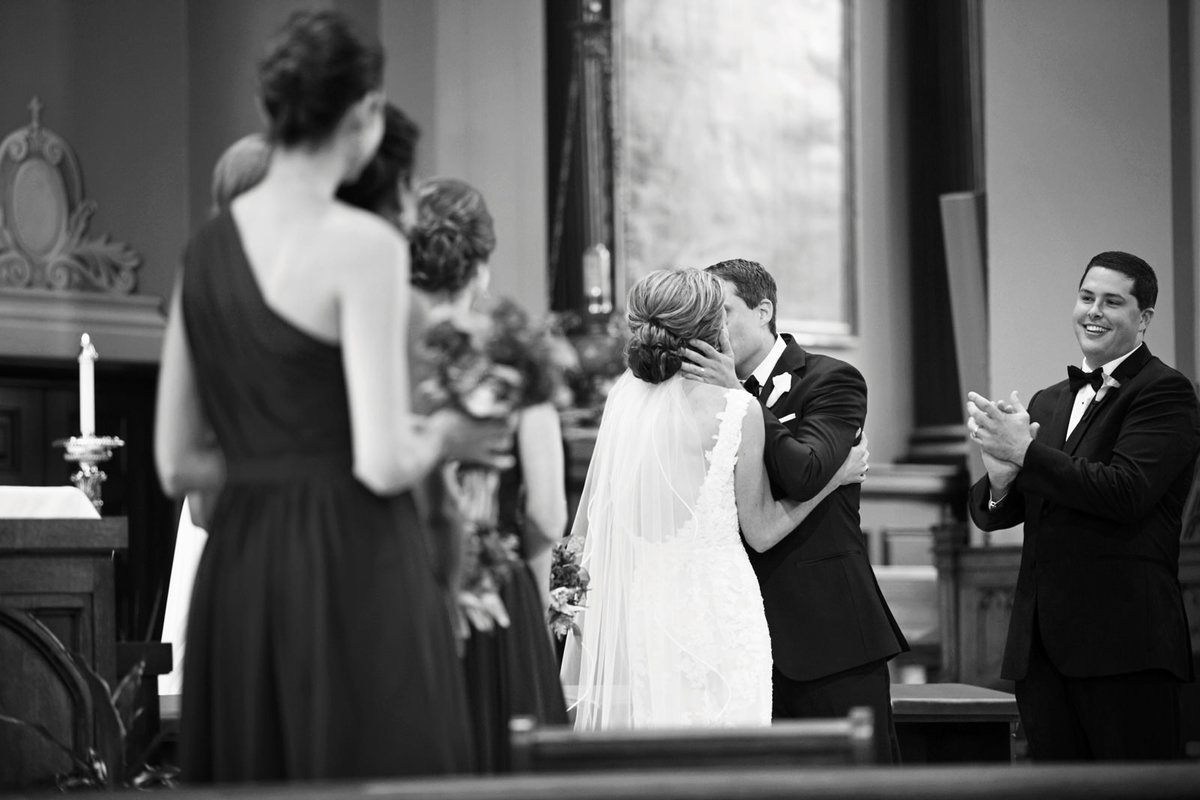L_Photographie_wedding_wedding_ceremony_old_cathedral_reception_chase_park_plaza_st_19