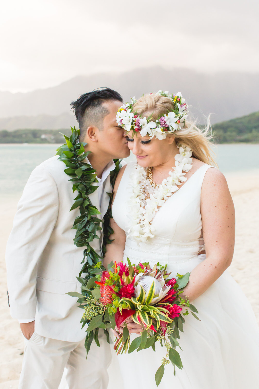 View Oahu Wedding Photography by Top Wedding Photographers