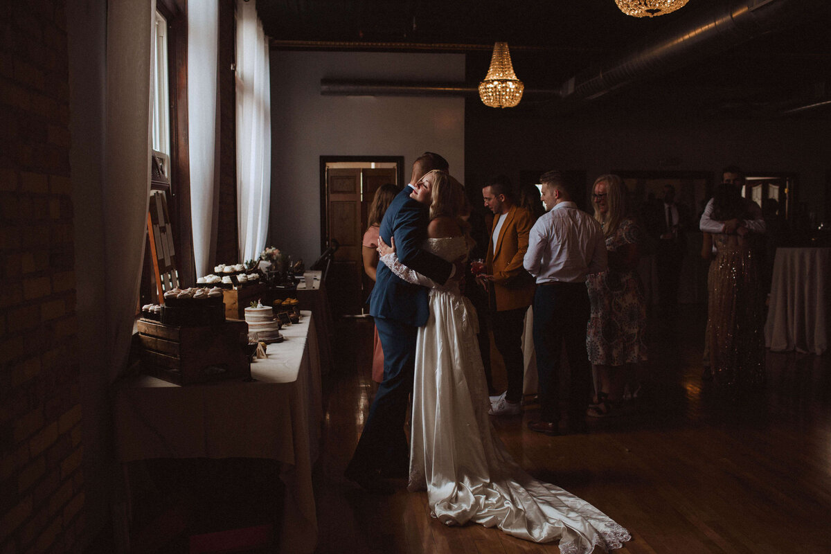 shawano-stubborn-brothers-brewery-wedding-nikki-n-photography-554