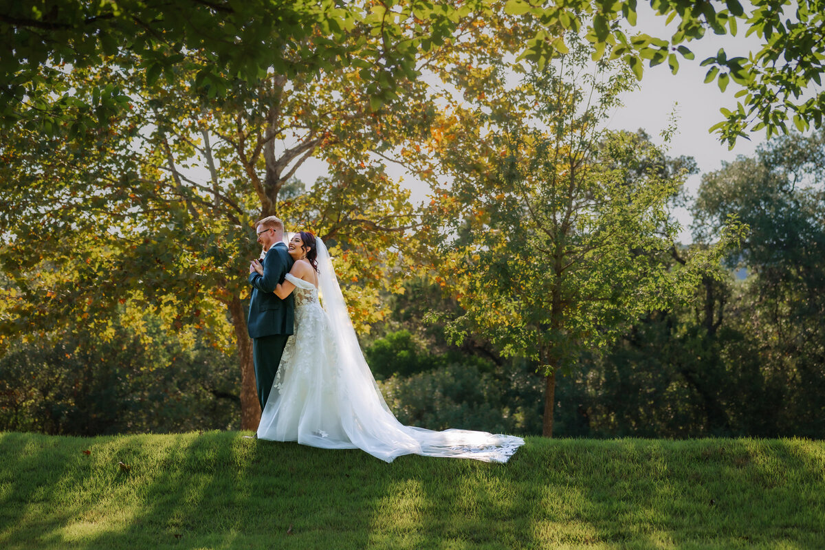 best-san-antonio-wedding-photography-the-chandelier-of-gruene-20