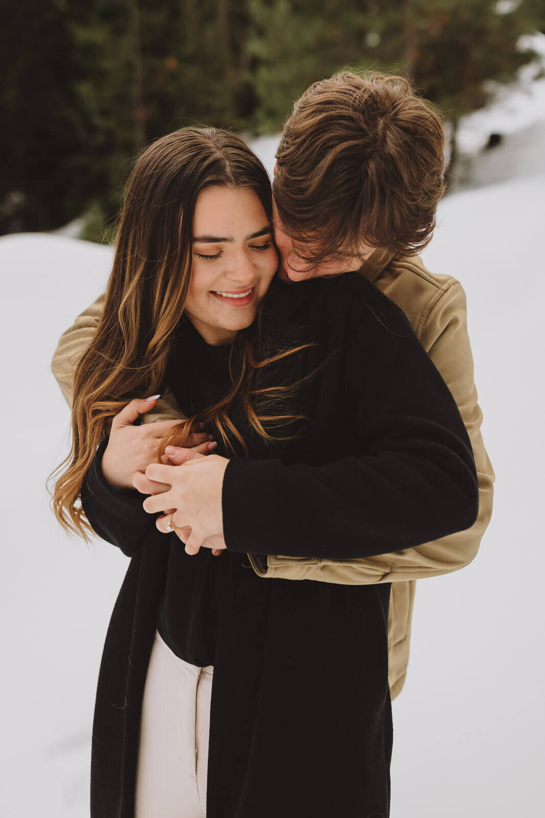 Playful-Winter-Engagement-Blewett-Pass-Teresa-Bicchieri-Photo-1
