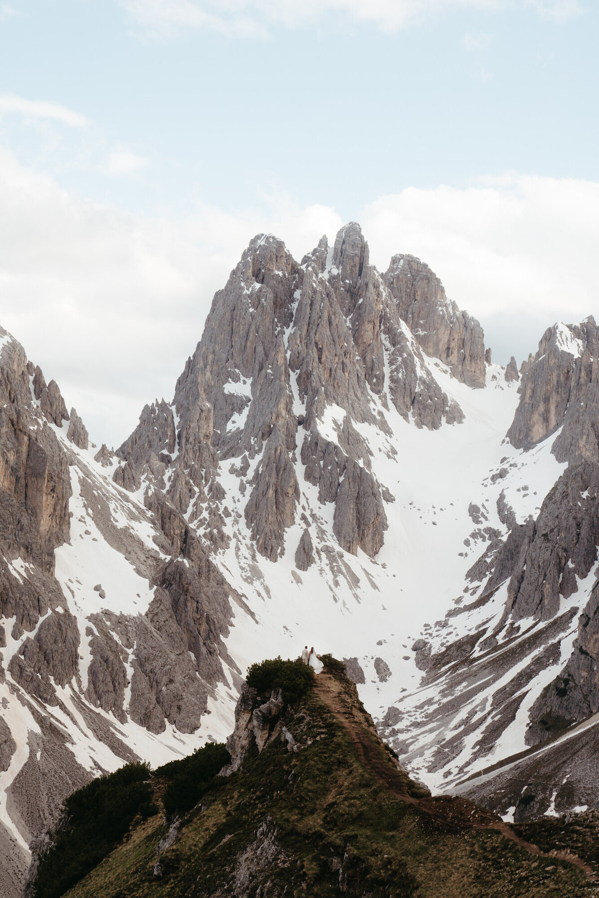 the_chaffins_international_destination_wedding_elopement_photographers_sammie_chaffin_micah_editorial_adventure_photos_travel_dolomites_italy_37