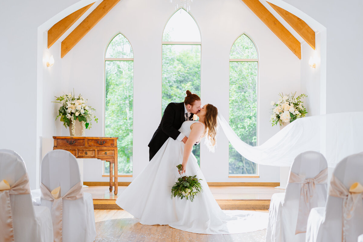 Cedar Creek Estate Wedding - M&C Sneak Peeks-29