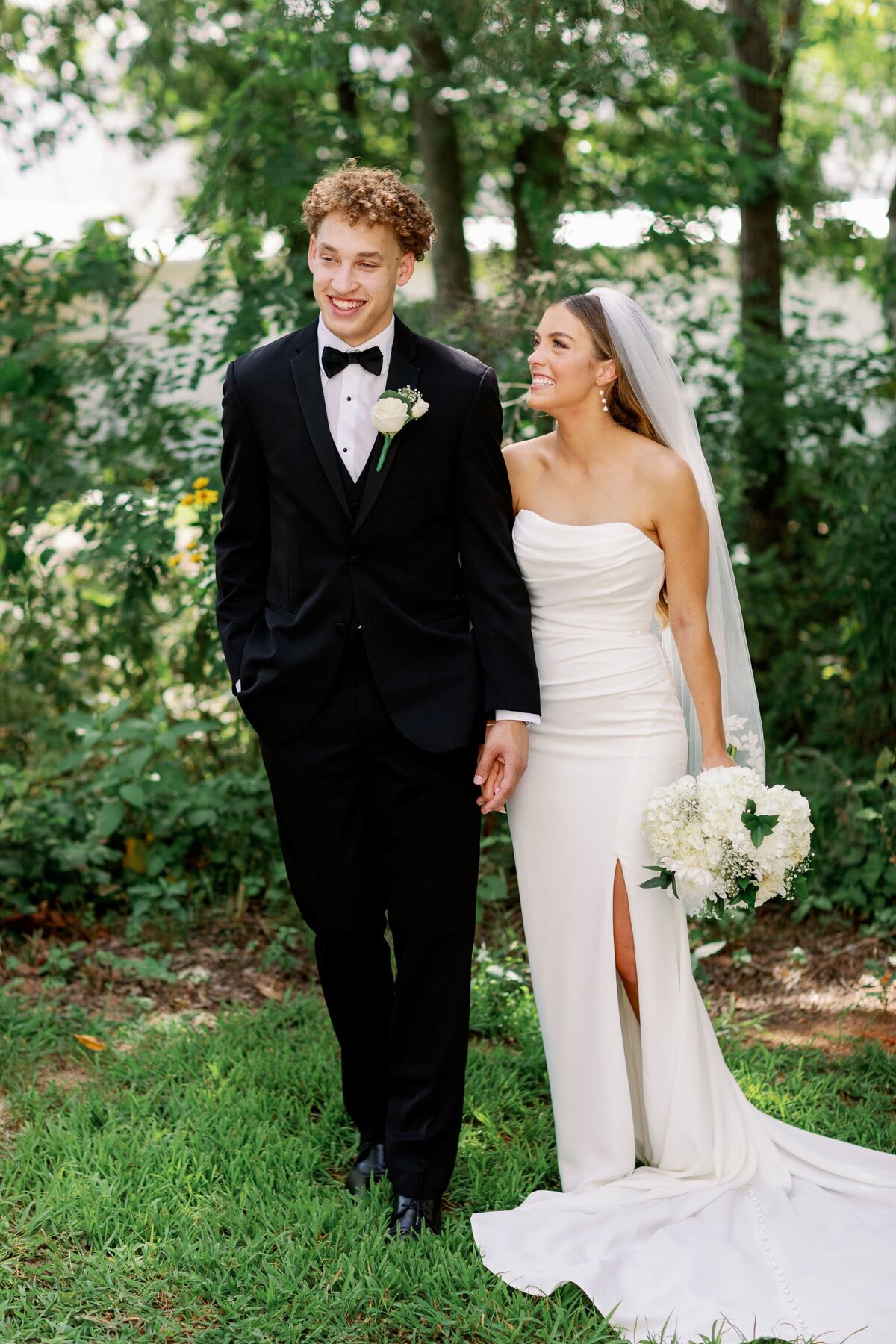 brittany-pannebaker-tampa-florida-destination-wedding-photographer-wedding-gracie-and-taelon-arkansas-preview-12