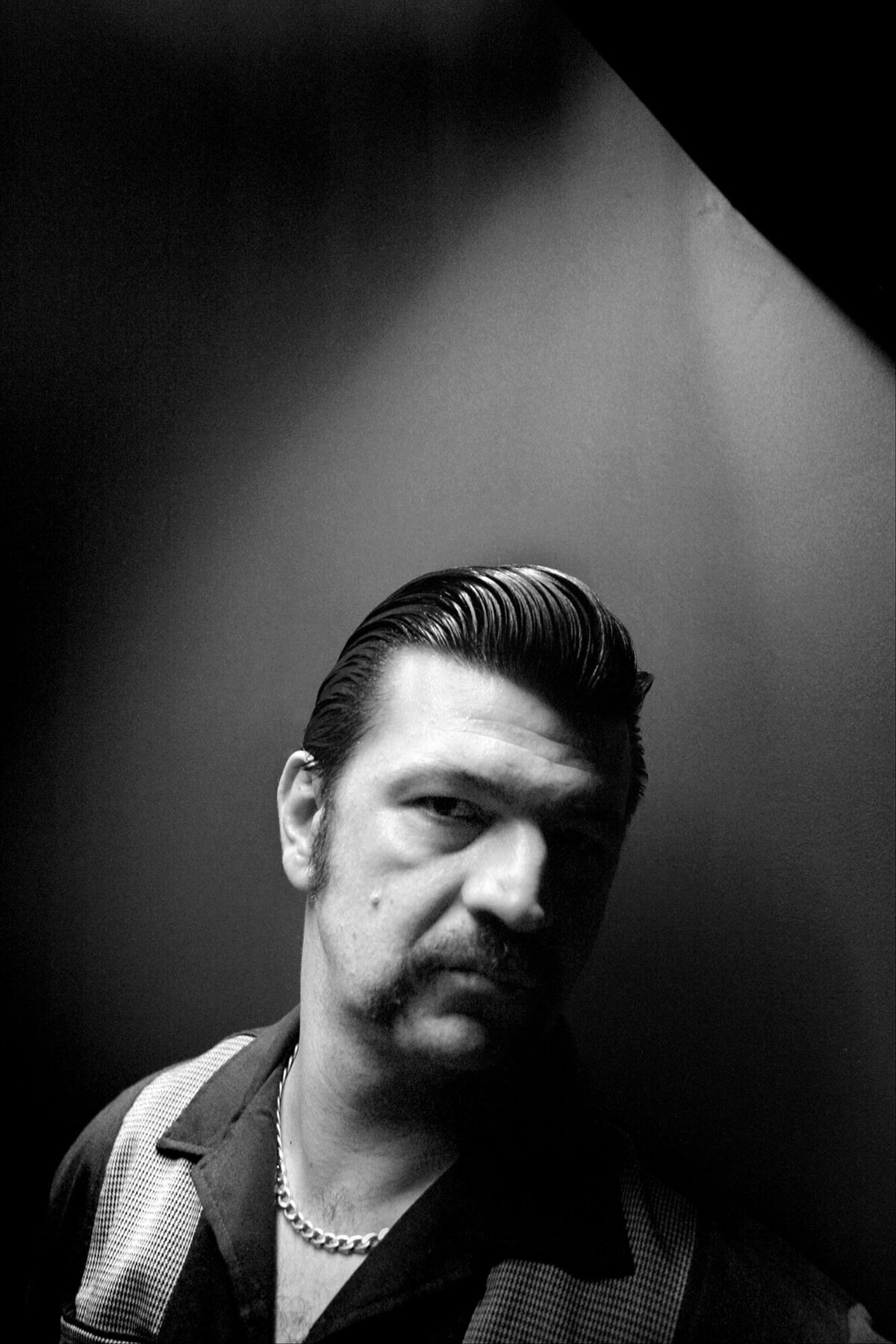 Bart Van der Moeren - BackOnFront - 033 - Black Strobe
