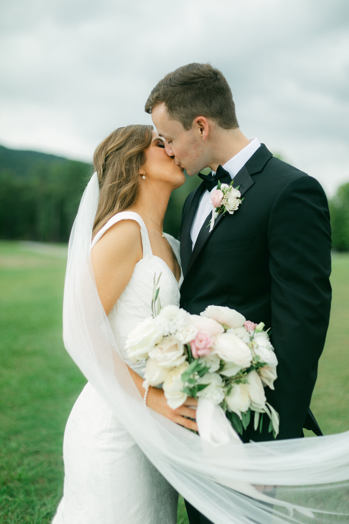 Katherine Horton Photography Olivia & Drew Wedding Day Katherine's Favorites_0089