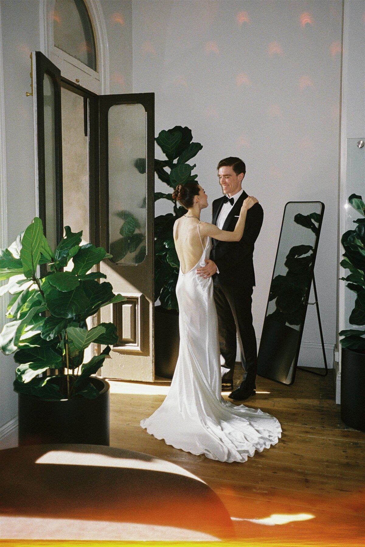Maegan-Brown-Moments_20240120_Wedding_Stella-Julian_Botanical-Gardens_Sophia-Prahran-Arcade_35mm-Film_0011-2