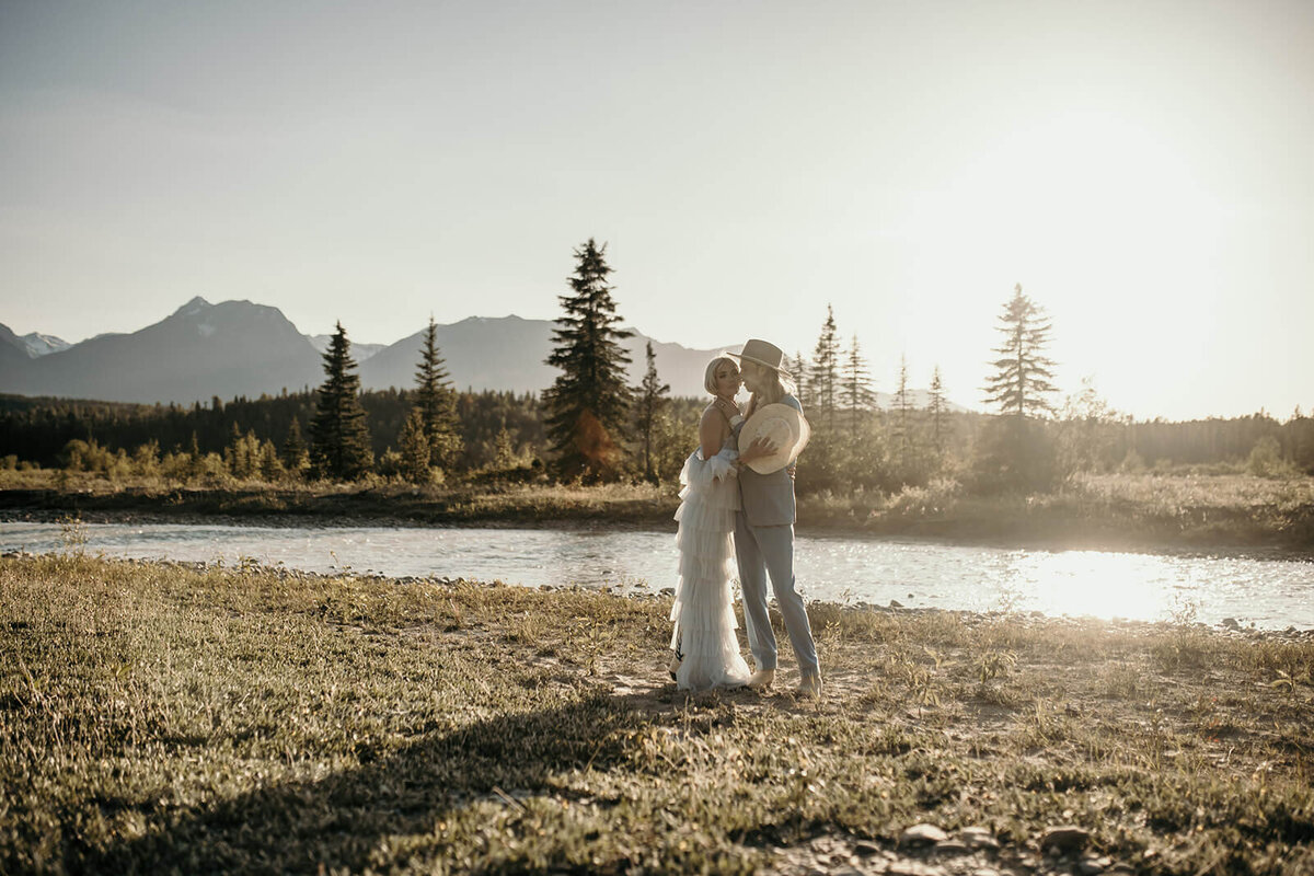 Bride-groom-kiss-elopement-Alberta-Canada