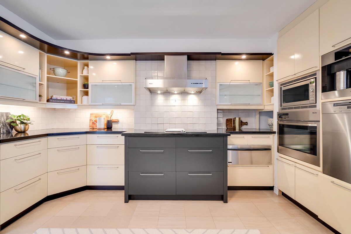 40-web-or-mls-15_004_Kitchen